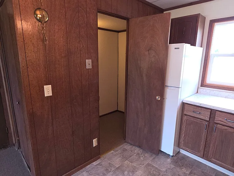 1733 Warwick Way — Photo 9
