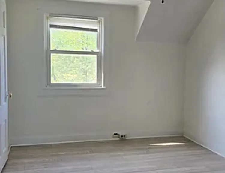 1306 S Danley Sq — Photo 11