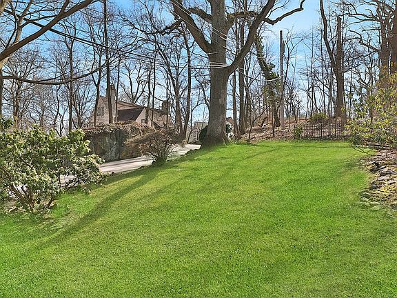 3rd image of 5025 Waldo Ave