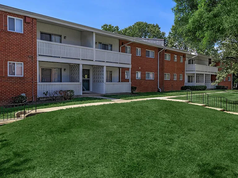 Fox Crossing Apartments — Photo 13
