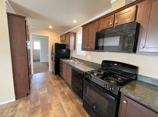 40655 Drury Rd #760, Sterling Heights, MI 48310