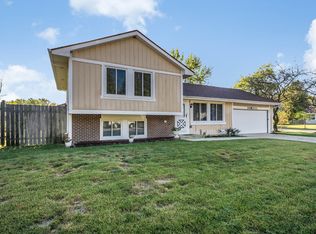 30W251 Bedford Ct, Warrenville, IL 60555
