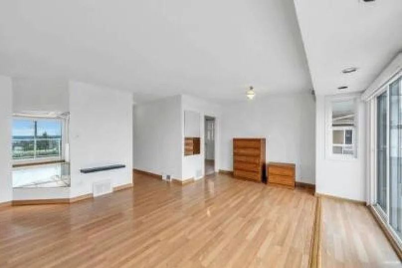 5 bed, 1900 sqft, $4,200 — Photo 3
