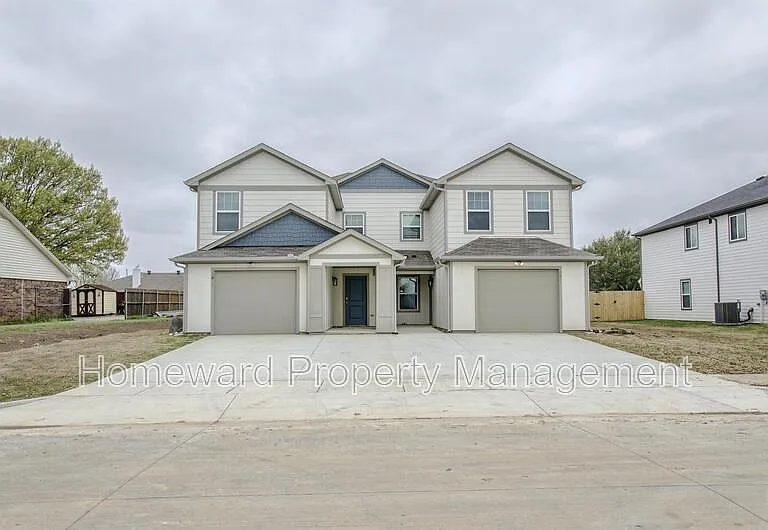 829 Juno Ln — Photo 1