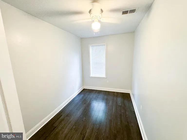 719 Euclid St NW #4 — Photo 6