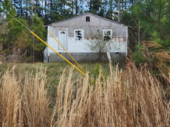 98 Colony Dr, Valentines, VA 23887