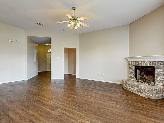 4th image of 1039 Port Isabel Dr