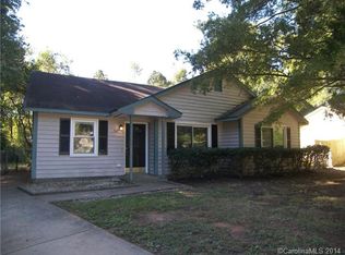 743 Cricketwood Ln, Charlotte, NC 28215