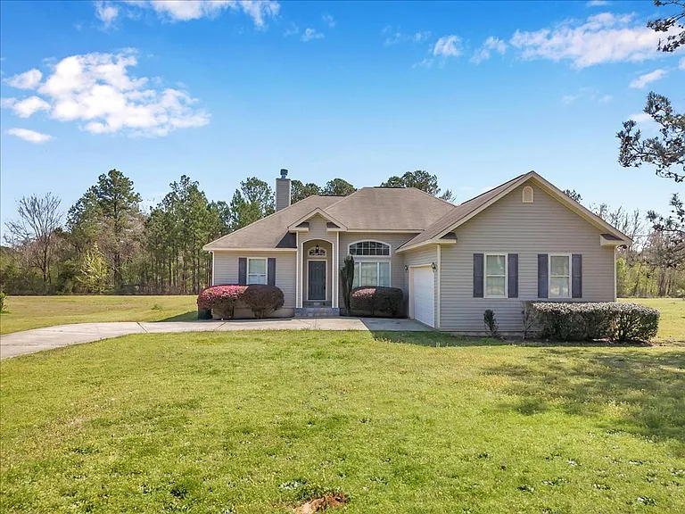 331 Amanda Dr — Photo 5