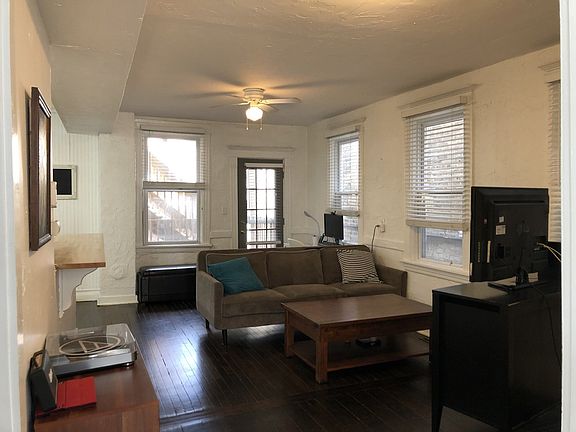 2nd image of 2134 W Shakespeare Ave #1