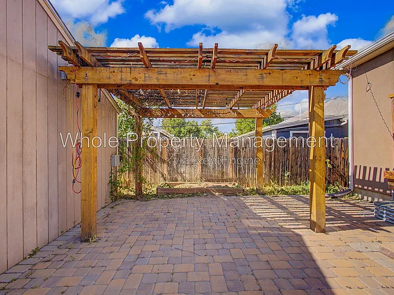 3211 S Cherokee St — Photo 24