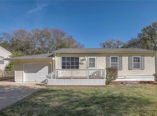 13611 12th St, Grandview, MO 64030