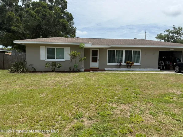 1615 Pinewood Dr, Clearwater, FL 33756