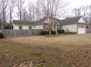 194 Colinwood Cv, Paris, TN 38242