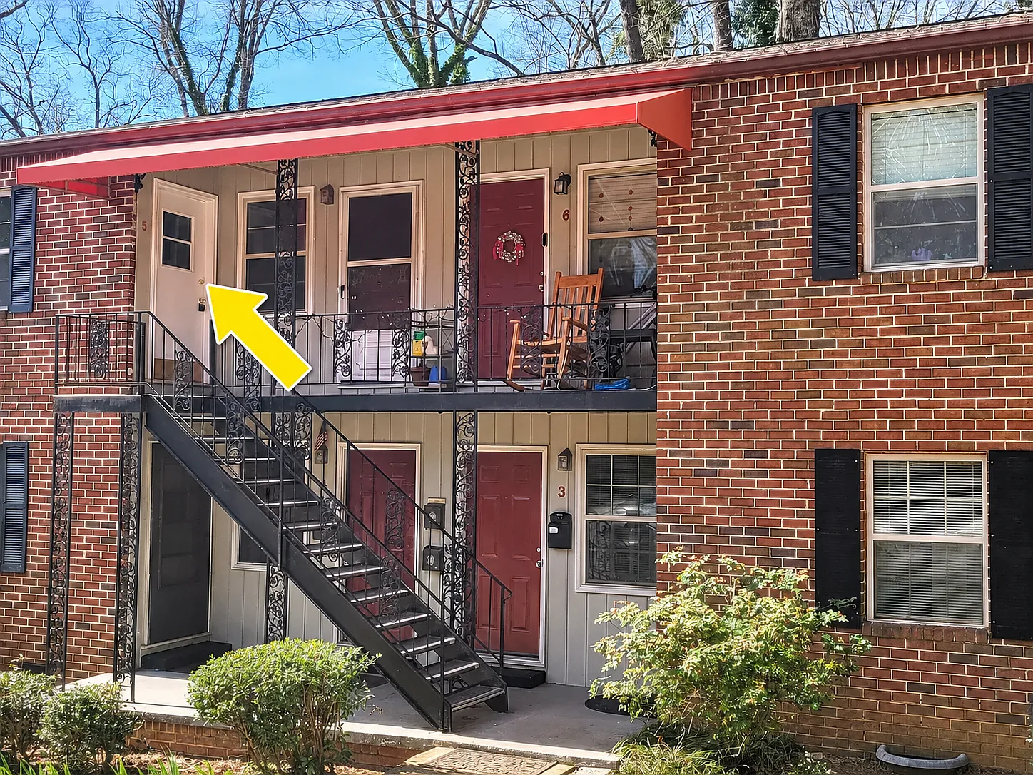 2 bed, 832 sqft, $1,350 — Photo 1