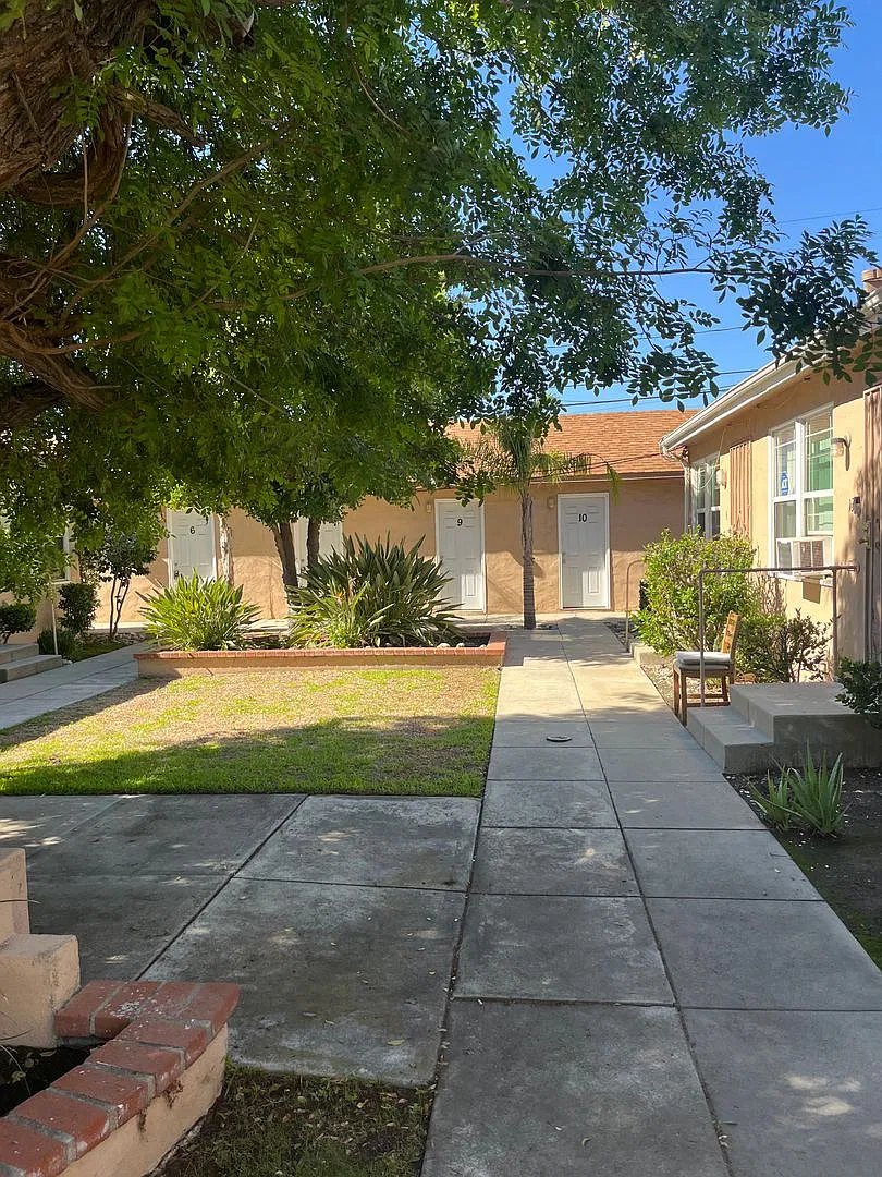 925 N. Azusa Ave. — Photo 1