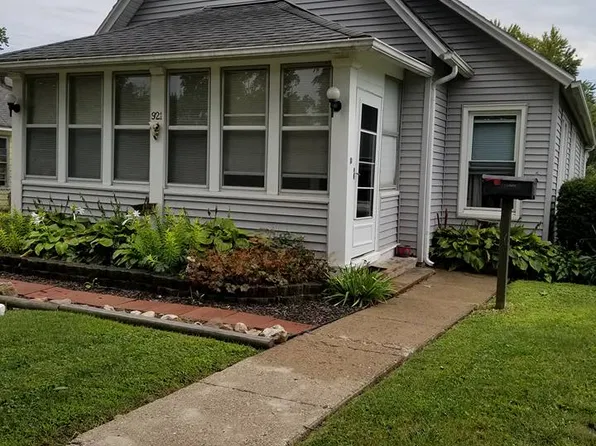 921 E Calhoun St, Macomb, IL 61455