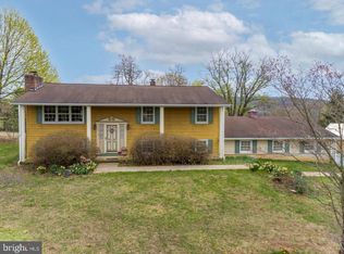 1296 Fritztown Rd, Reinholds, PA 17569
