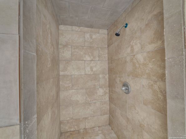 811 GENERAL MCMULLEN DR, San Antonio, TX 78237
