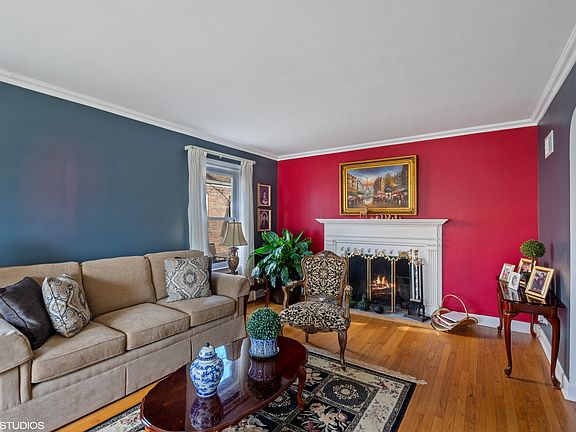 3rd image of 4918 Coyle Ave