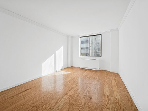 4th image of 50 Lexington Ave APT 14E