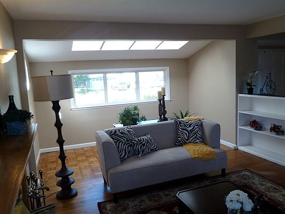 5th image of 2719 Coit Dr