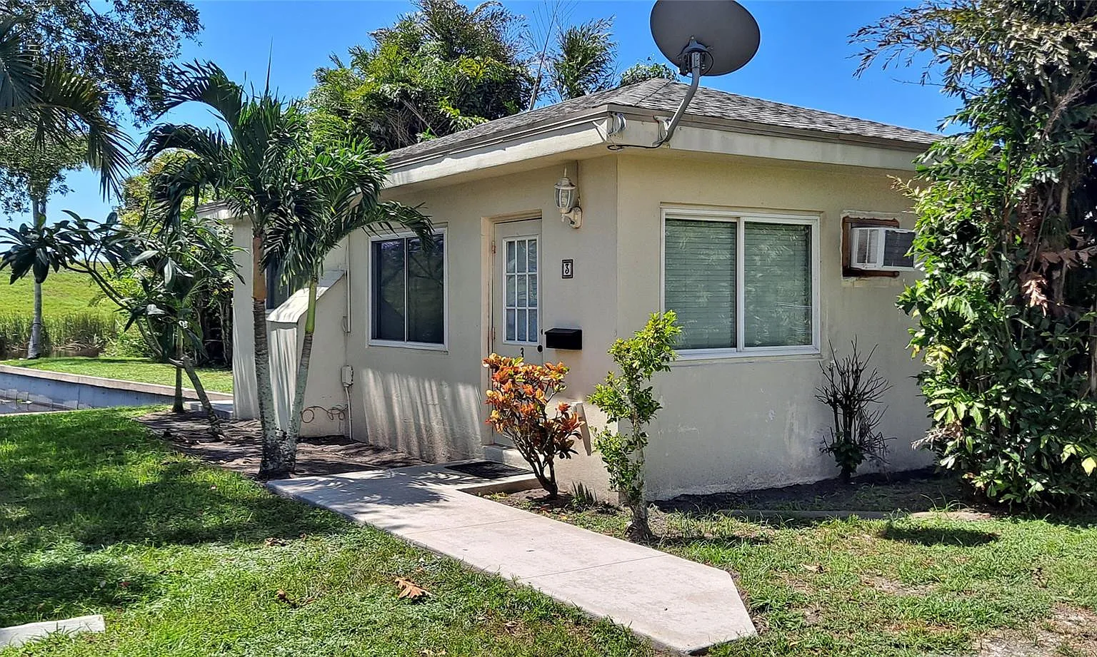 1 bed, 1.0 bath, 650 sqft, $1,050 — Photo 1