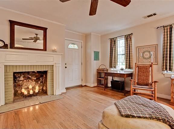 3rd image of 9258 Peninsula Dr