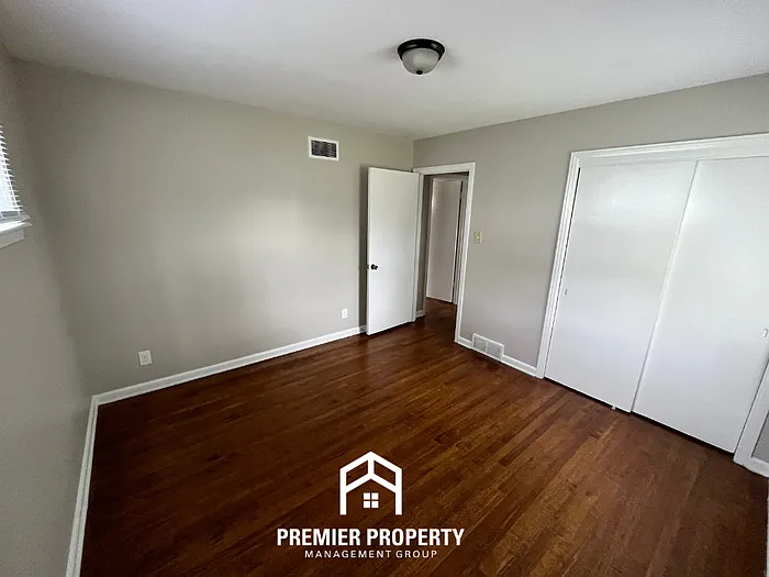 1954 Janis Dr — Photo 11
