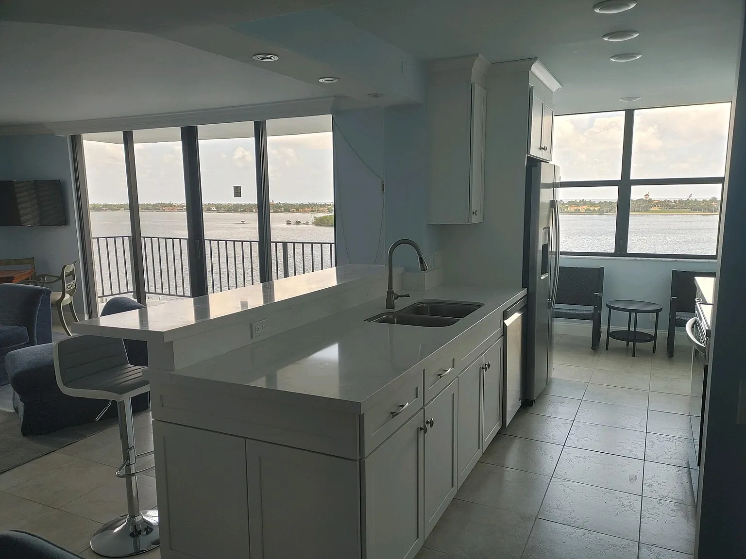 3 bed, 2.0 bath, 1334 sqft, $10,000 — Photo 3