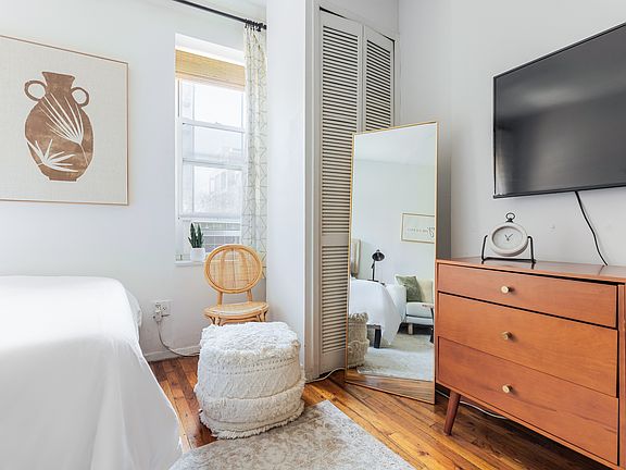 4th image of 765 Washington St APT 2W