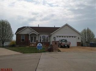 702 Diamond Pointe Ct, O'Fallon, MO 63366