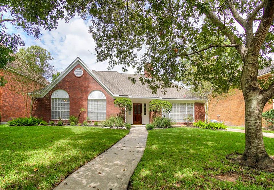 1st image of 15934 Sweetwater Creek Dr