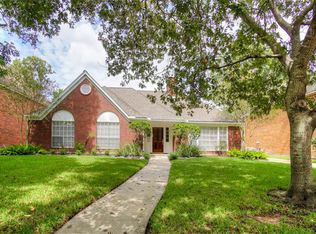15934 Sweetwater Creek Dr, Houston, TX 77095