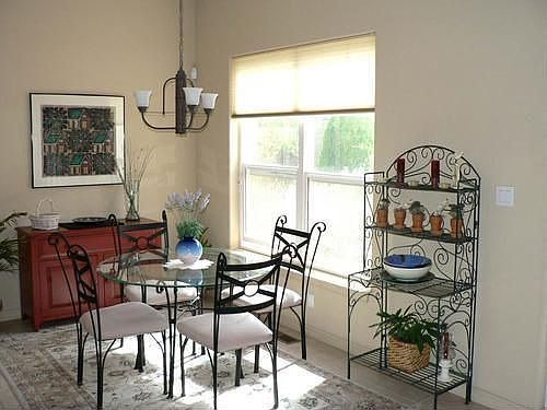 3rd image of 5609 La Colonia Dr NW
