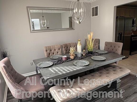 5th image of 3022 Winding Grove Dr