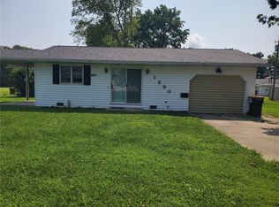1290 15th St, Carlyle, IL 62231
