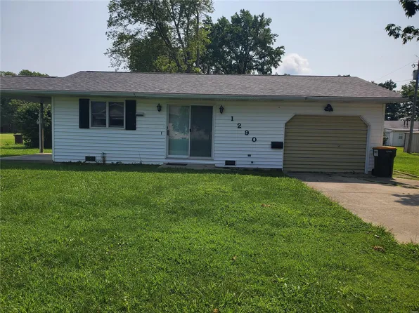 1290 15th St, Carlyle, IL 62231