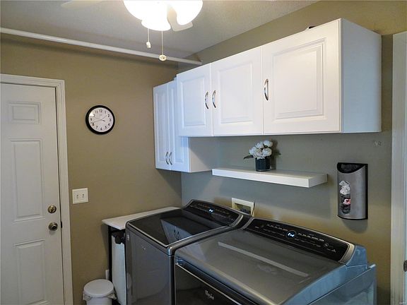 4th image of 726 Donna Dr