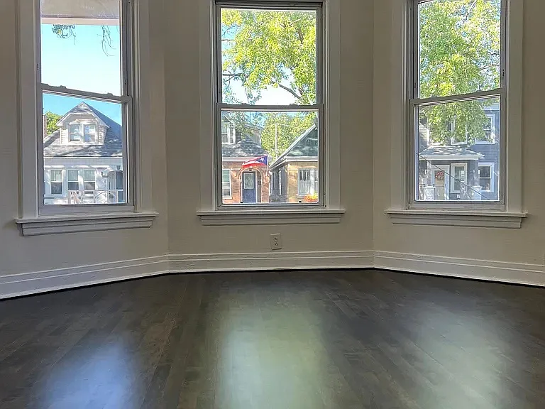 4323 W Henderson St #2 — Photo 1