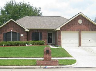 10833 Spruce Dr N, La Porte, TX 77571