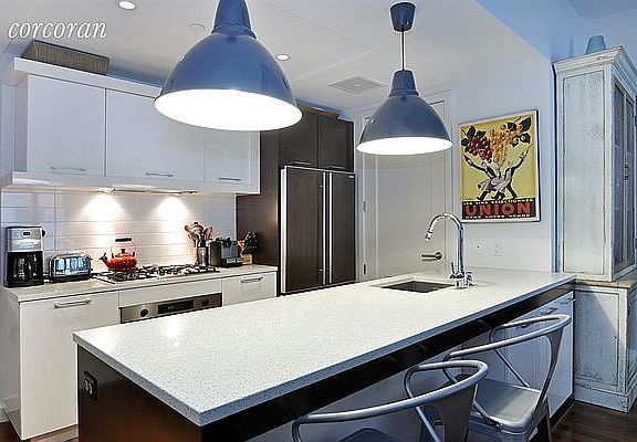 3rd image of 125 N 10th St APT N2d