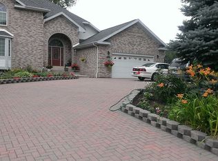 5231 Virgilia Dr, Troy, MI 48098