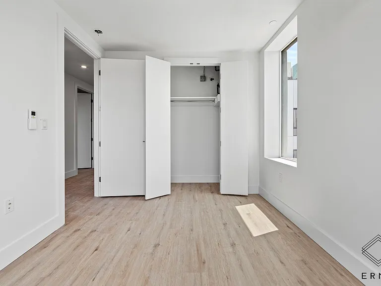 840 New York Ave #4R — Photo 10