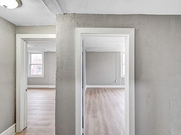 5th image of 152 N Washington St