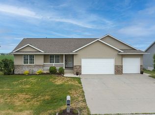 1500 Cedar Bnd, Palo, IA 52324