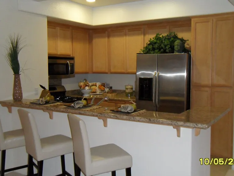 Glenoaks Villas — Photo 73