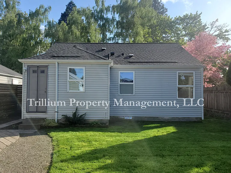 4835 N Willamette Blvd — Photo 16
