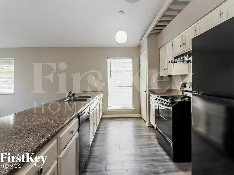 13830 Walnut Hollow Ln — Photo 8