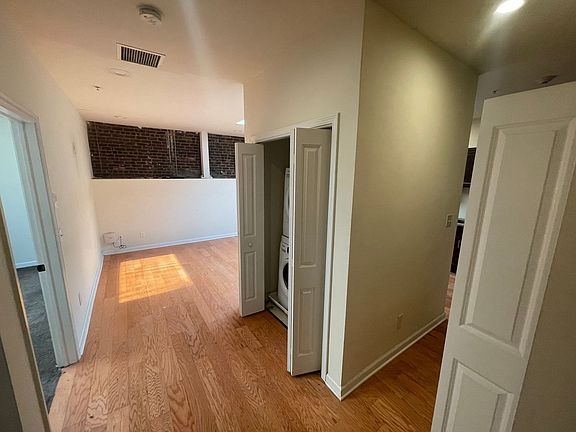 5th image of 99 Pine St APT 317